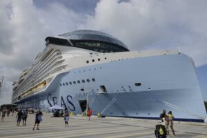 Icon of the Seas Cruise Ship